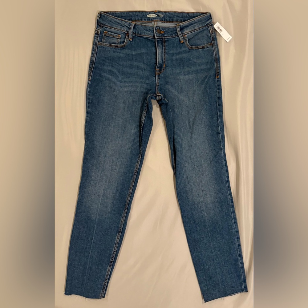 Old Navy Women's Skinny Jeans in Medium Blue Wash